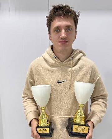 Максим Снегирёв с кубками команд 2015 и 2016 г.р., завоёванными по результатам сезона-2024